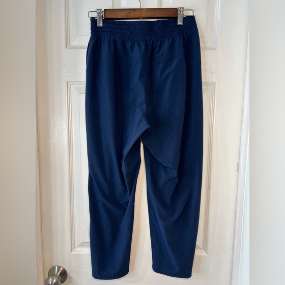 Lululemon Navy Blue Women’s Size 6 - Picture 2 of 9